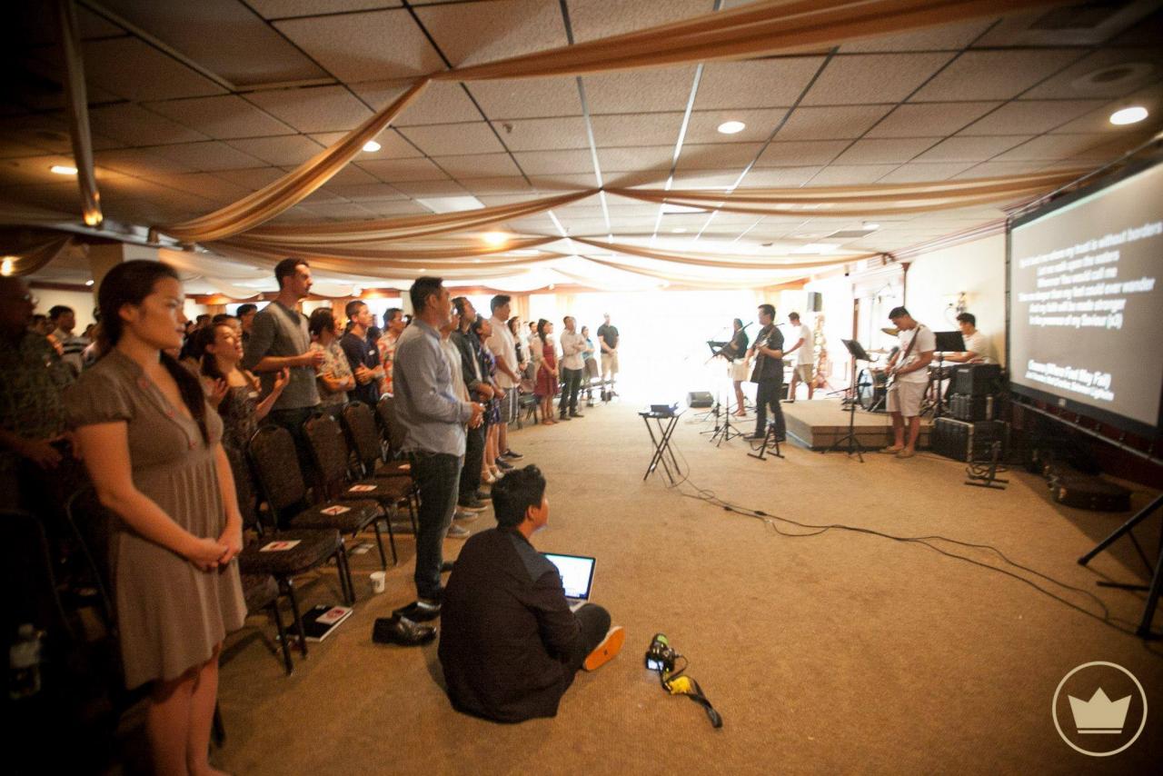 crowd_and_light.jpg