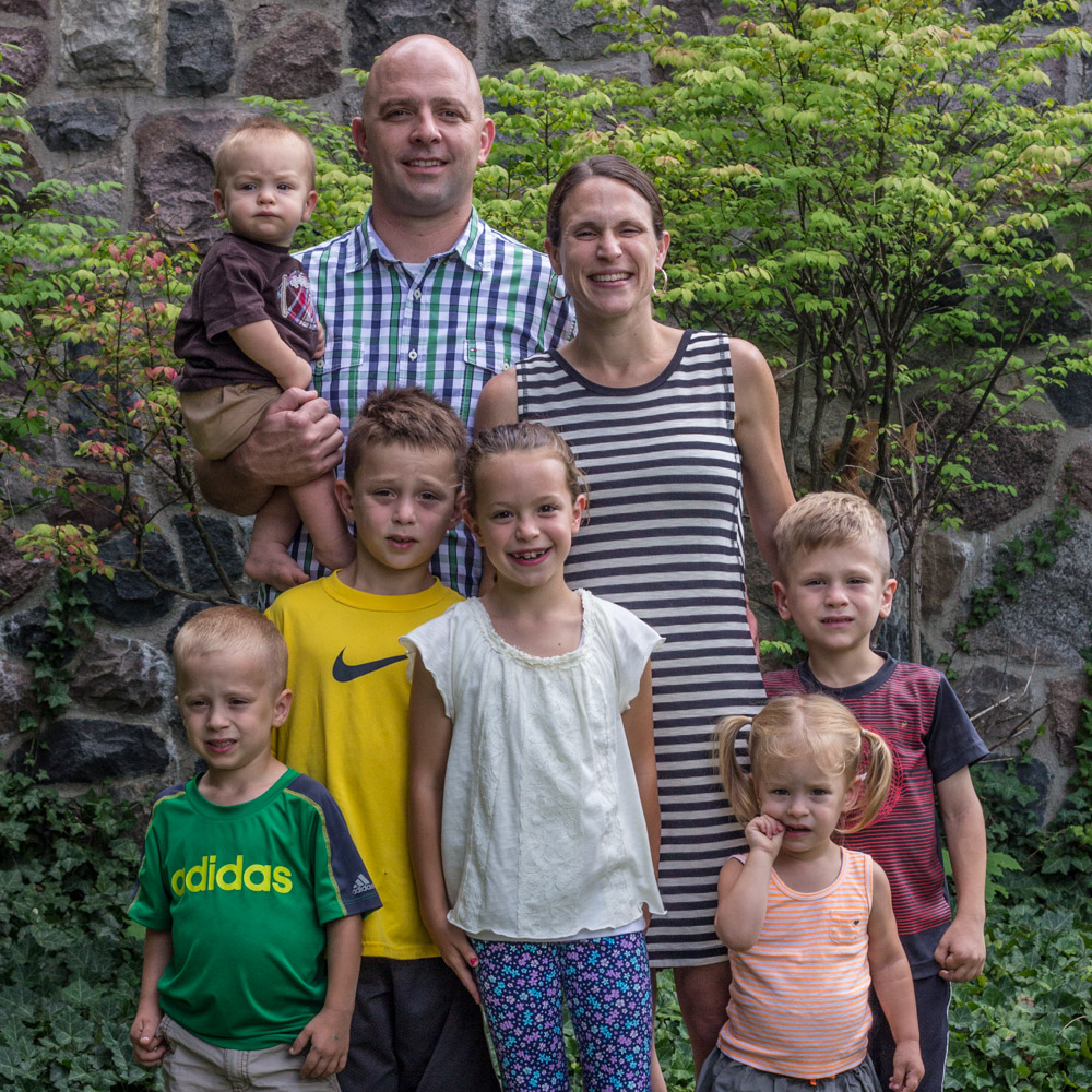 Jim and Susannah Mong, with family