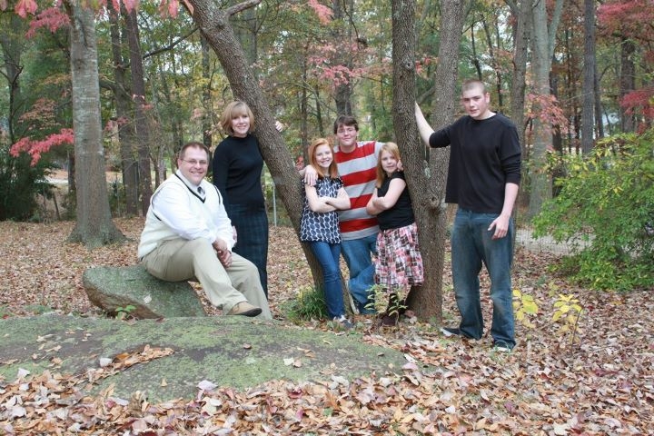 Pastor Martin Dillon, His wife, Stefphanie, and four children Zachary, Stephen, Abigail and Ellynn